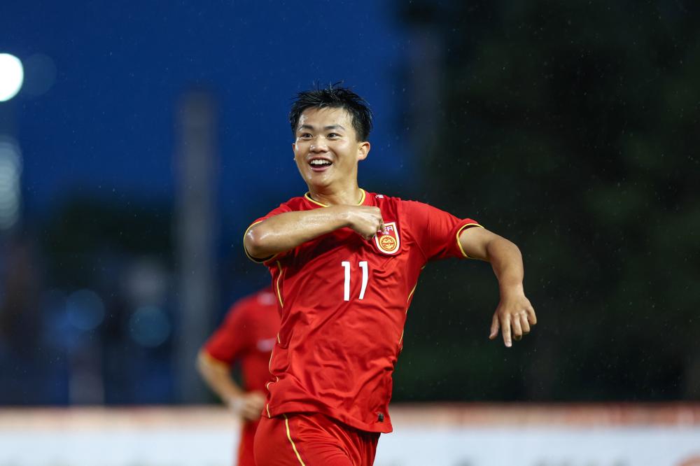 弗里克：当然想执教梅西，但他合同比我的晚一年到期